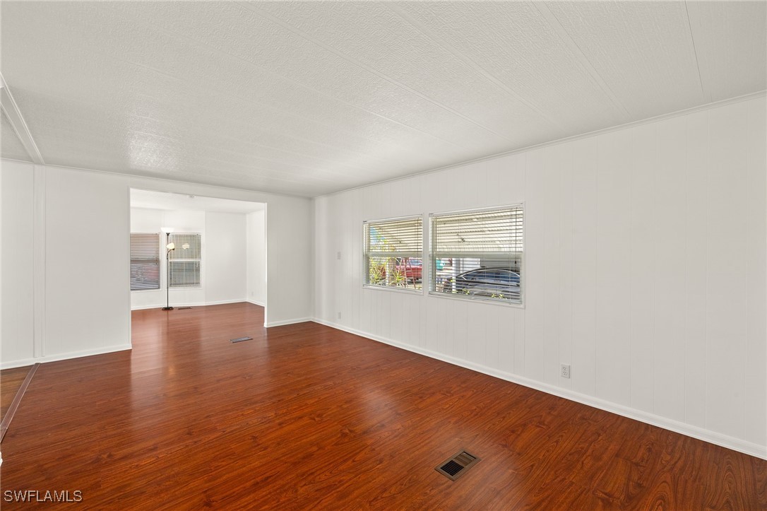 3032 Longview Lane