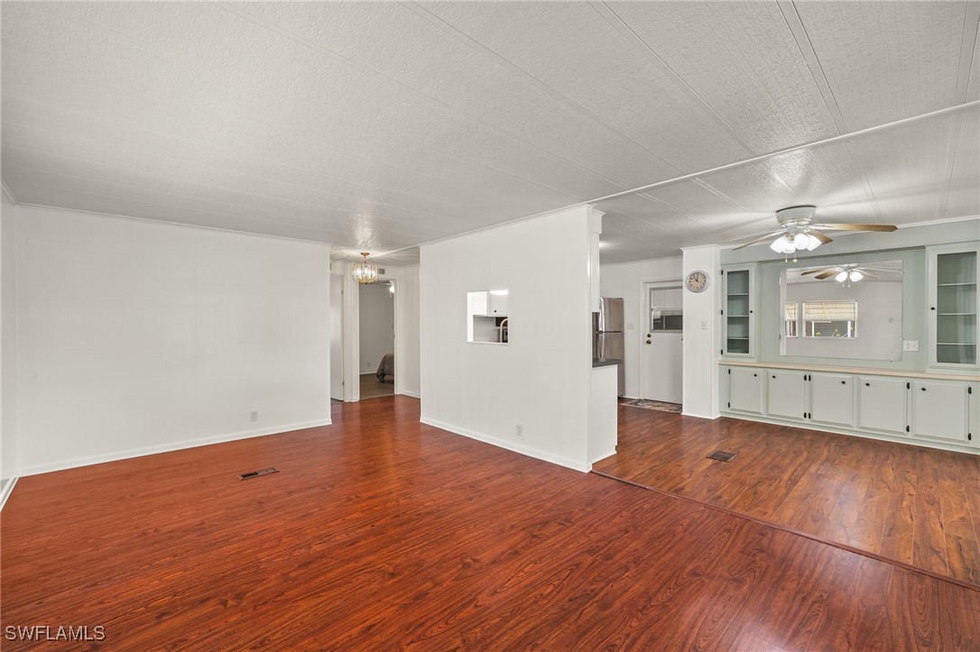 3032 Longview Lane