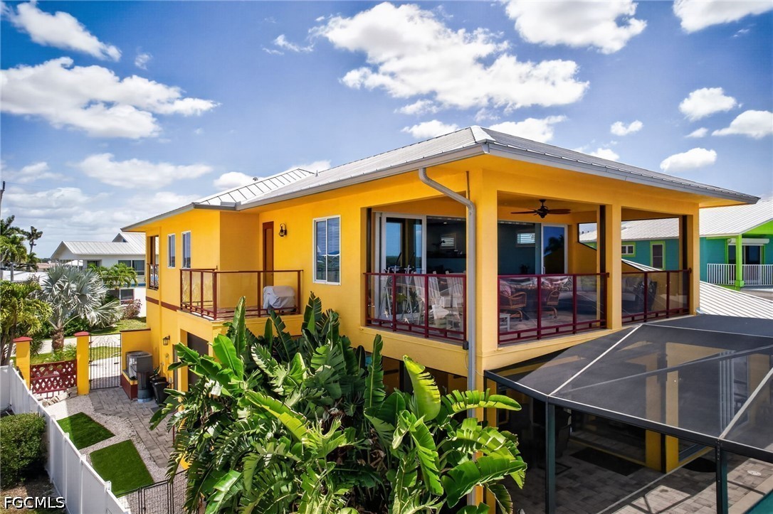 Matlacha, Florida, 33993, United States, 5 Bedrooms Bedrooms, ,4 BathroomsBathrooms,Residential,Active,2038621