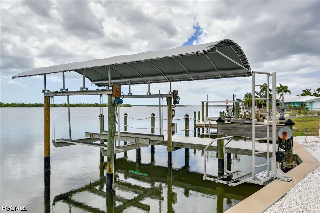 Matlacha, Florida, 33993, United States, 5 Bedrooms Bedrooms, ,4 BathroomsBathrooms,Residential,Active,2038621
