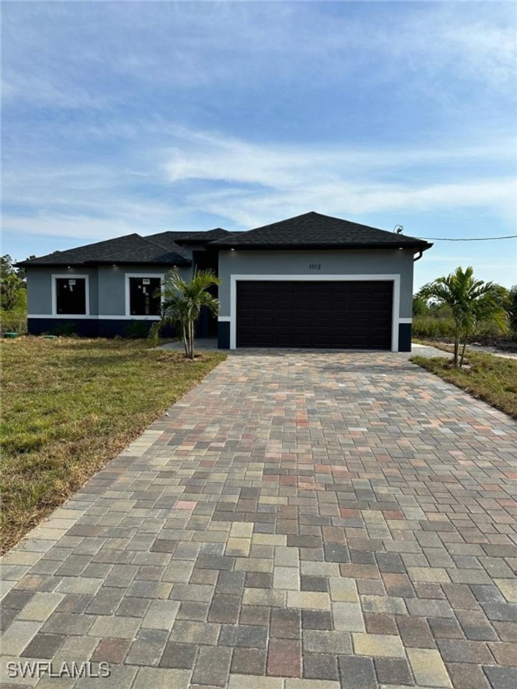 listing image 0