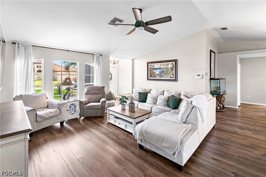 1215 SW 31st Terrace