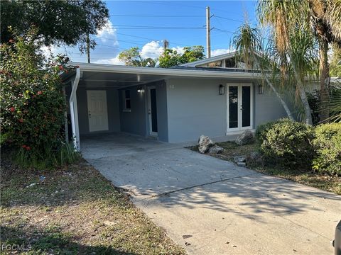 4652 West Drive Fort Myers FL 33907