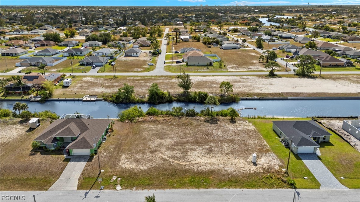 Aerial perspective of suburban area featuring a ne