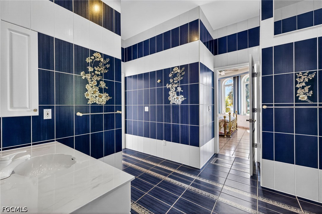 North Fort Myers, Florida, 33903, United States, 4 Bedrooms Bedrooms, ,6 BathroomsBathrooms,Residential,Active,2039010
