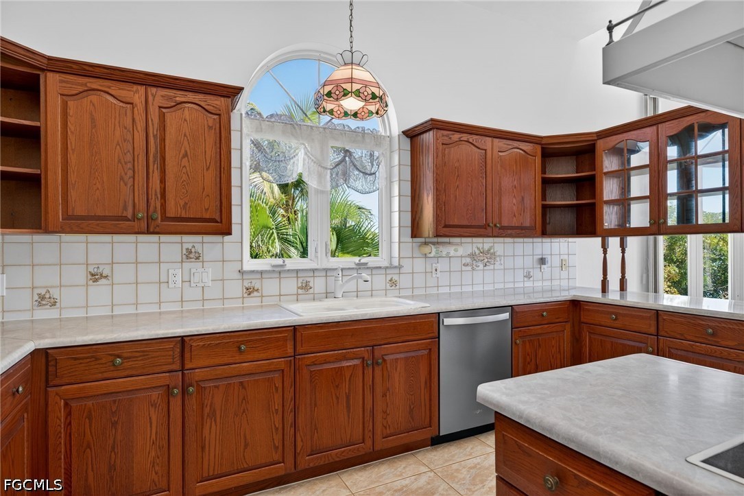 North Fort Myers, Florida, 33903, United States, 4 Bedrooms Bedrooms, ,6 BathroomsBathrooms,Residential,Active,2039010