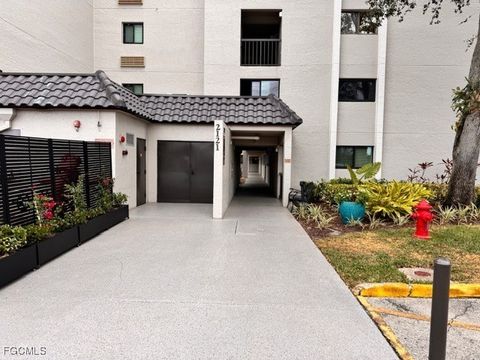 2121 Collier Avenue 220 Fort Myers FL 33901