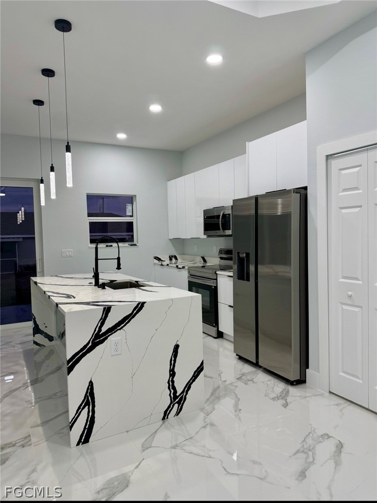 325 / 327 Gordon Avenue S