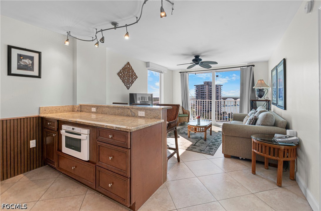 8771 Estero Boulevard 907