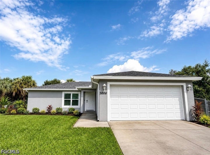 Photo 1 of 24 — 3006 Base Court, Labelle, FL 33935