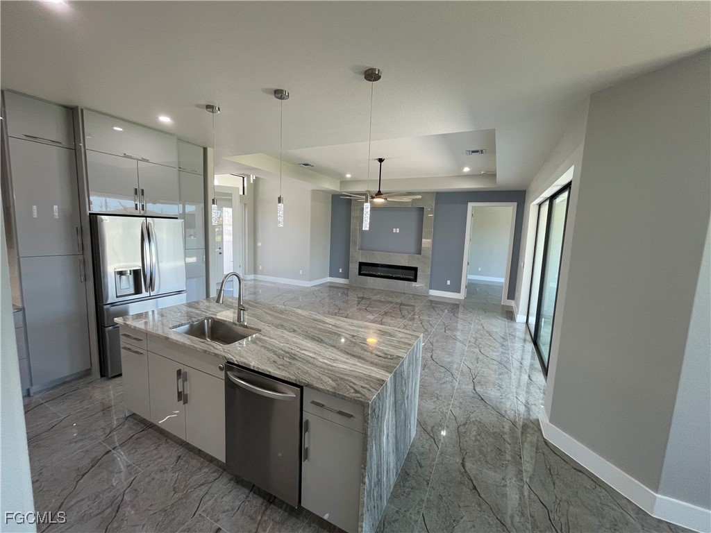 102 SW 36th Place