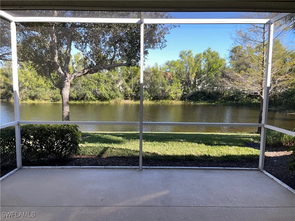 Fort Myers, Florida 33919, United States, 2 Bedrooms Bedrooms, ,2 BathroomsBathrooms,Residential,Pending,20388