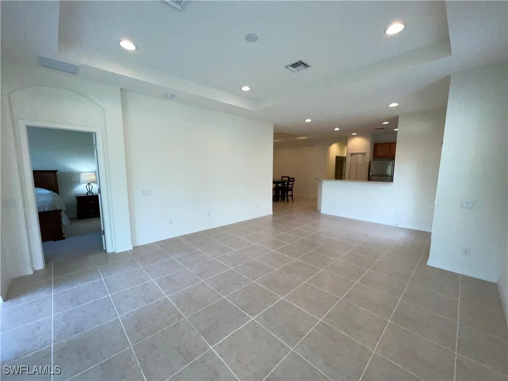 Fort Myers, Florida 33919, United States, 2 Bedrooms Bedrooms, ,2 BathroomsBathrooms,Residential,Pending,20388