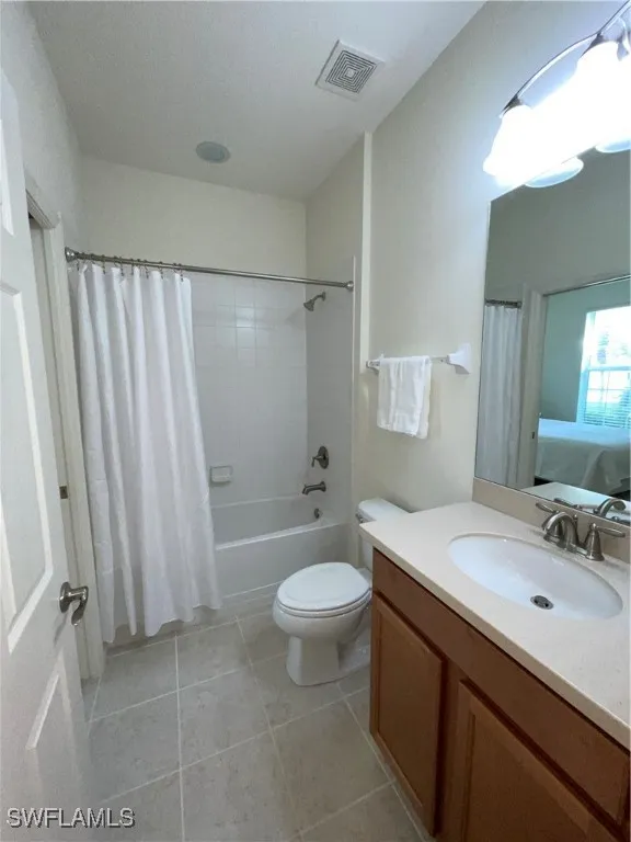 Fort Myers, Florida 33919, United States, 2 Bedrooms Bedrooms, ,2 BathroomsBathrooms,Residential,Pending,20388