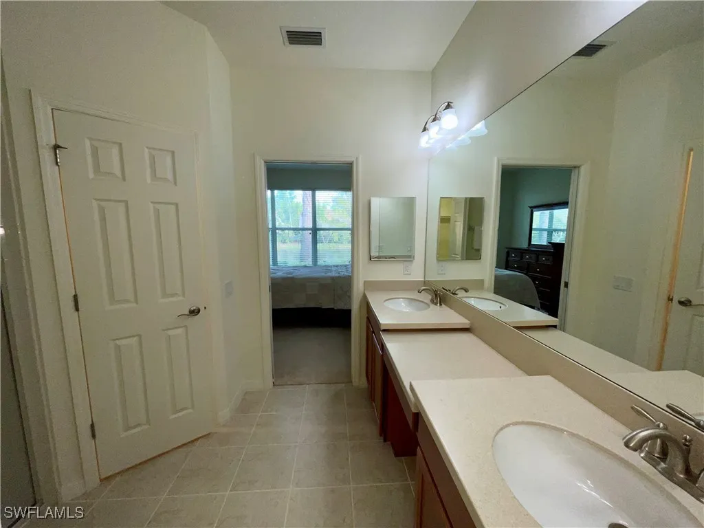 Fort Myers, Florida 33919, United States, 2 Bedrooms Bedrooms, ,2 BathroomsBathrooms,Residential,Pending,20388