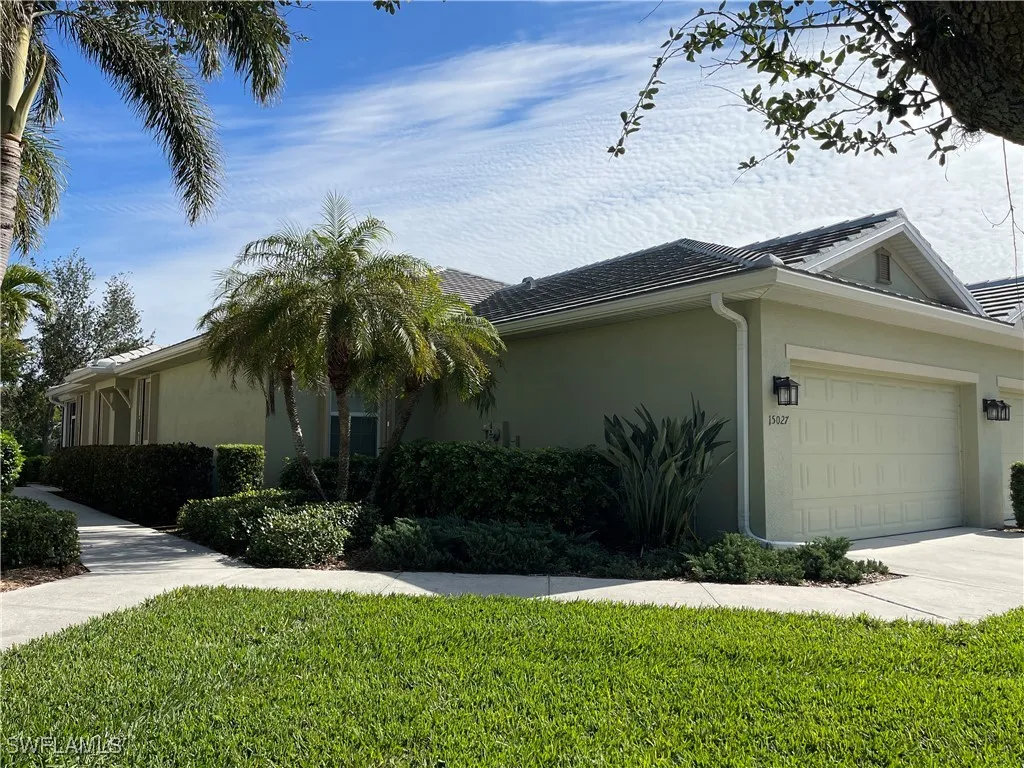 Fort Myers, Florida 33919, United States, 2 Bedrooms Bedrooms, ,2 BathroomsBathrooms,Residential,Pending,20388