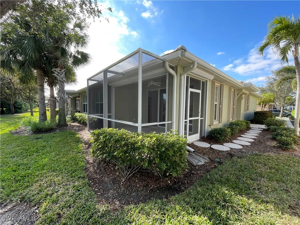 Fort Myers, Florida 33919, United States, 2 Bedrooms Bedrooms, ,2 BathroomsBathrooms,Residential,Pending,20388