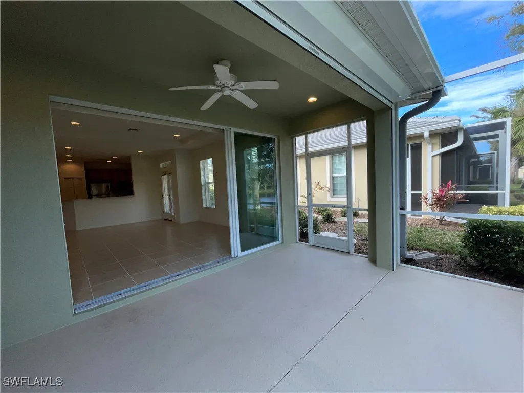 Fort Myers, Florida 33919, United States, 2 Bedrooms Bedrooms, ,2 BathroomsBathrooms,Residential,Pending,20388