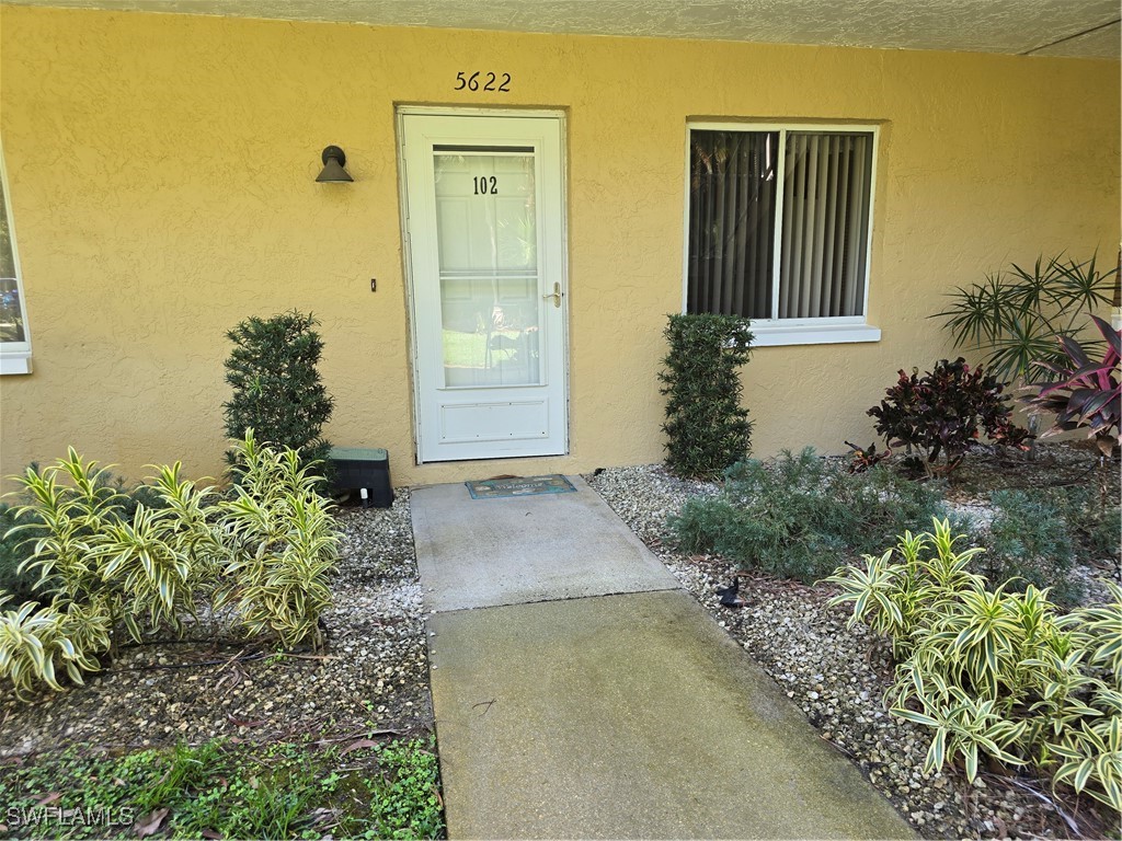 5622 Woodmere Lake Circle B102