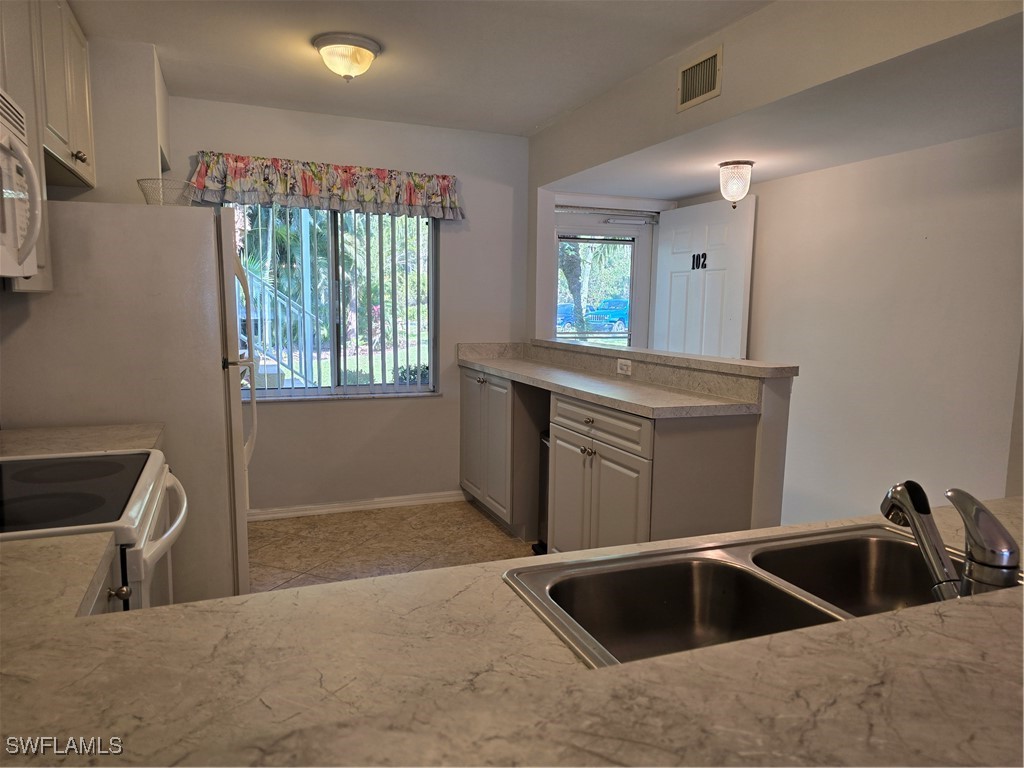 5622 Woodmere Lake Circle B102