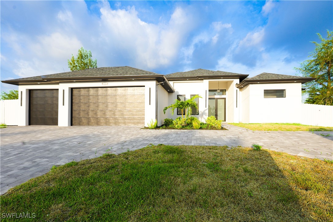 2219 Surfside Boulevard
