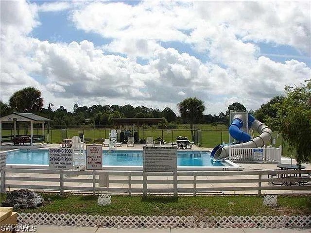 736 Woodland Boulevard