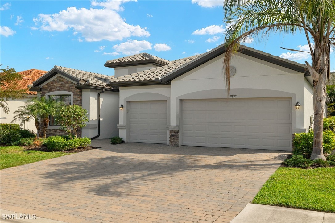 11892 Hickory Estate Circle