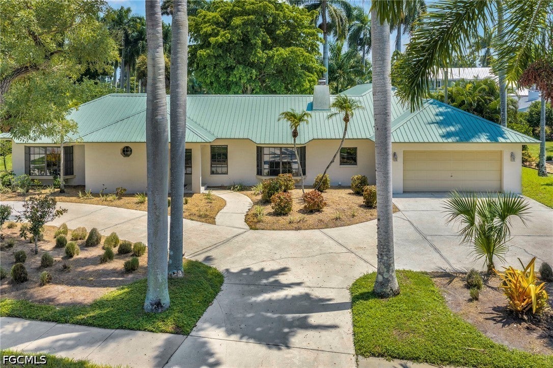 3209 W Riverside Drive
