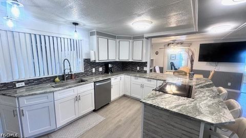 5512 Salem Lane North Fort Myers FL 33917