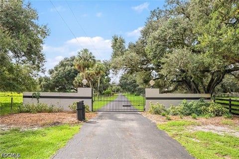 Tiny photo for 23150 N River Road, Alva, FL 33920 (MLS # 2026039300)