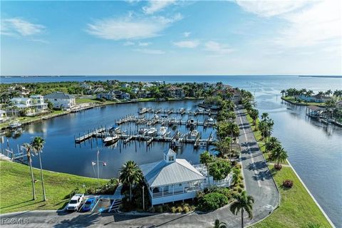 4661 Grassy Point Boulevard Port Charlotte FL 33952