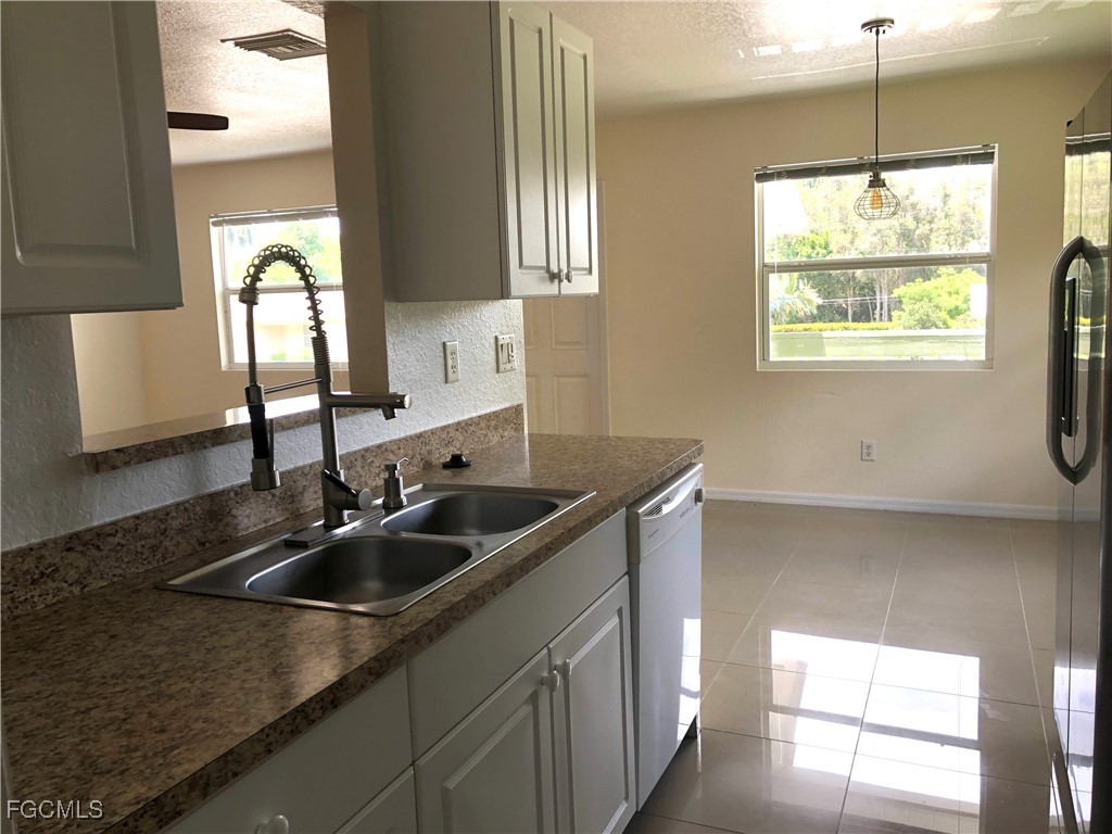 5613/5615 Birdsong Lane