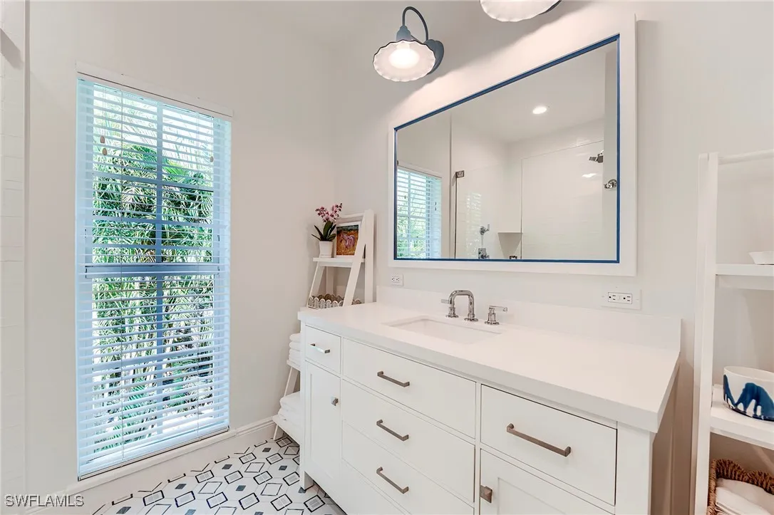 Sanibel, Florida 33957, United States, 3 Bedrooms Bedrooms, ,2 BathroomsBathrooms,Residential,Active,134916