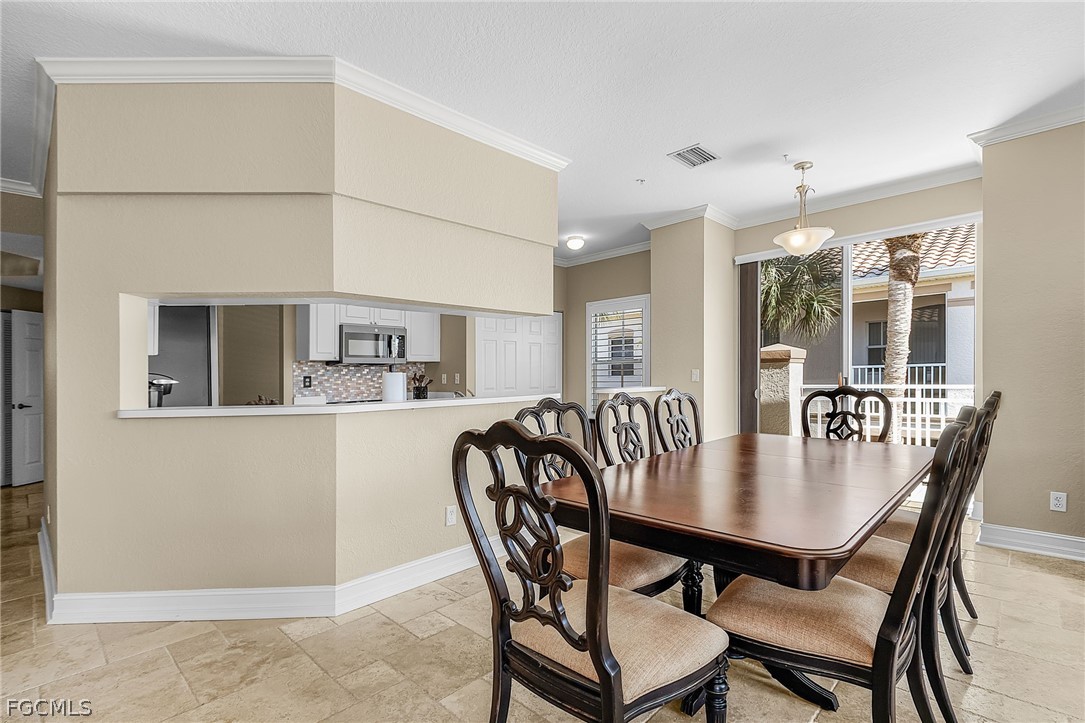 9060 Palmas Grandes Boulevard 201