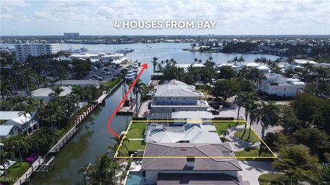 601 15th Avenue S Naples FL 34102