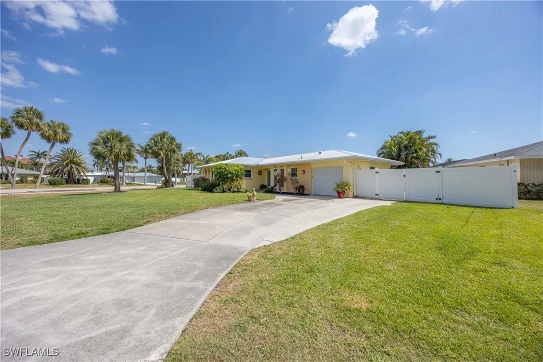 Cape Coral, Florida 33904, United States, 3 Bedrooms Bedrooms, ,3 BathroomsBathrooms,Residential,Active,121992