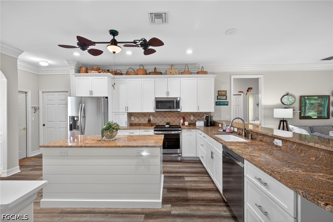 11138 Lakeland Circle