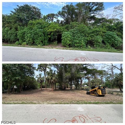 Tiny photo for 8250 Everhart Drive, North Fort Myers, FL 33917 (MLS # 2026020150)