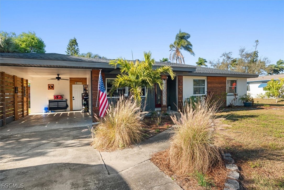 Photo 1 of 25 — 3945 Edgewood Avenue, Fort Myers, FL 33916