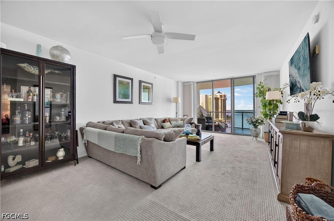 3000 Oasis Grand Boulevard 1007