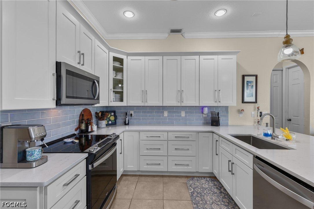 4111 SE 10th Place