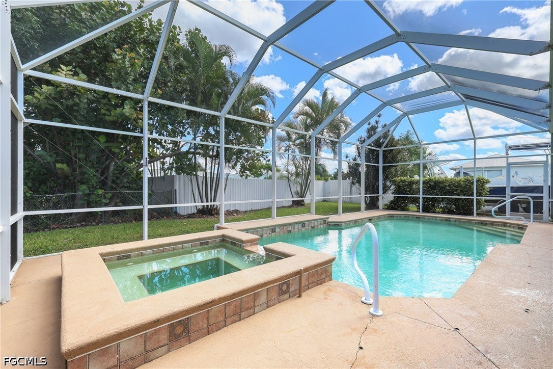 4111 SE 10th Place
