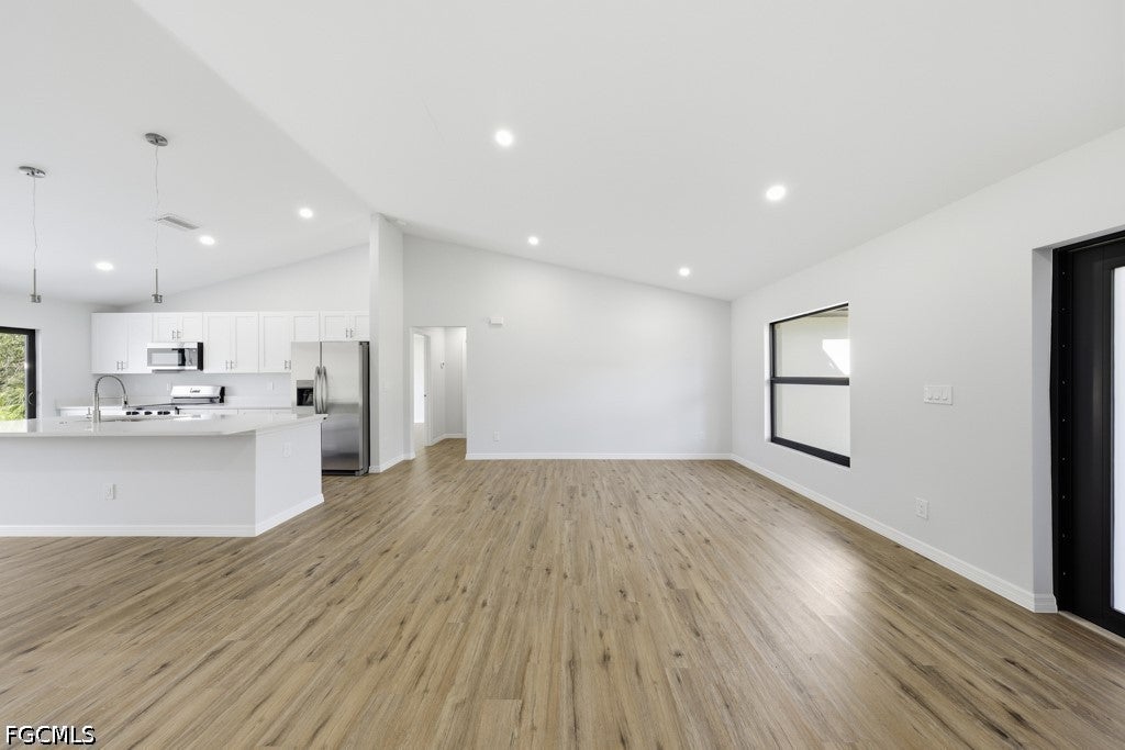 705 W 10th Street