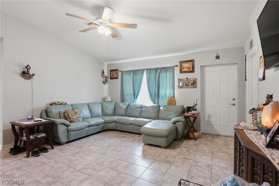 6031 N Moss Circle