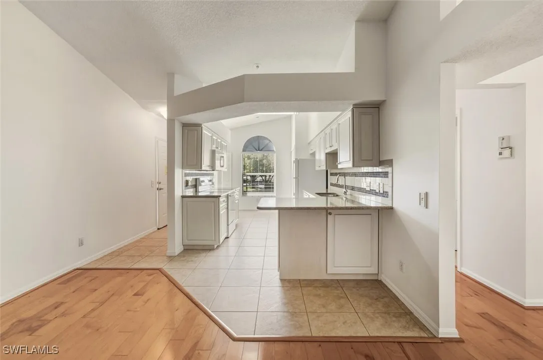 Bonita Springs, Florida 34134, United States, 2 Bedrooms Bedrooms, ,2 BathroomsBathrooms,Residential,Active,246129