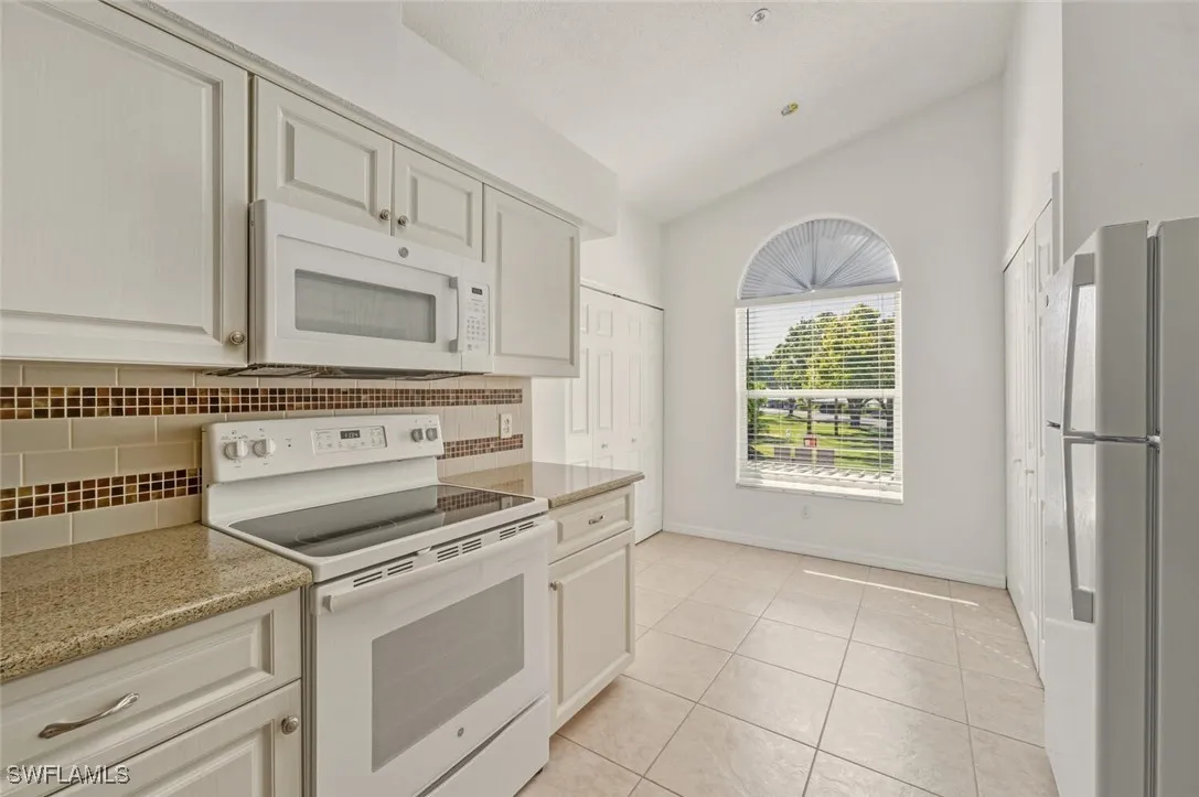 Bonita Springs, Florida 34134, United States, 2 Bedrooms Bedrooms, ,2 BathroomsBathrooms,Residential,Active,246129