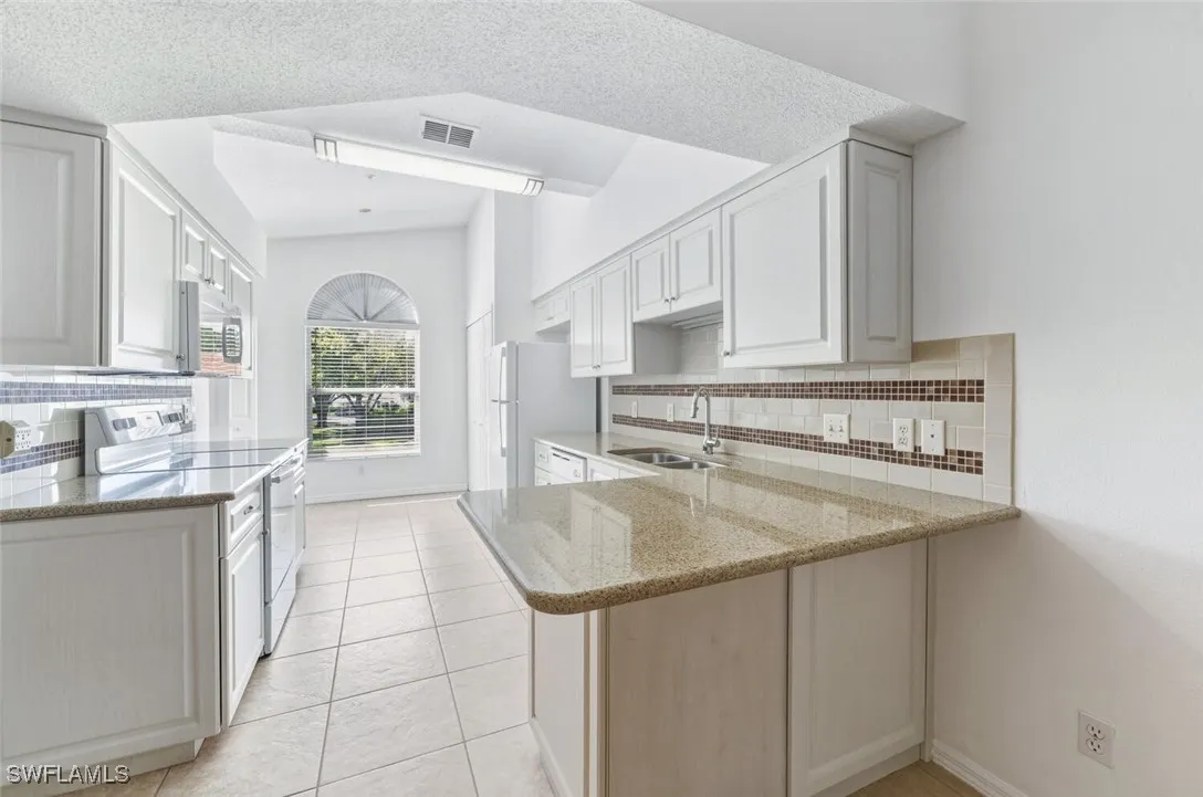 Bonita Springs, Florida 34134, United States, 2 Bedrooms Bedrooms, ,2 BathroomsBathrooms,Residential,Active,246129