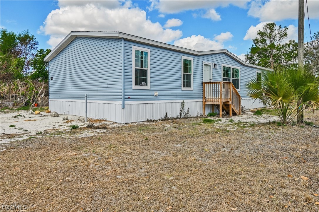 Photo 1 of 40 — 1770 Tucker Lane, North Fort Myers, FL 33917