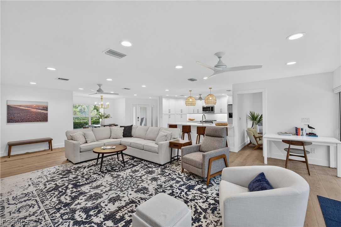 1103 Captains Walk Street