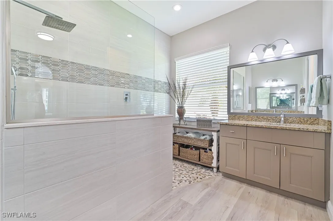 Alva, Florida 33920, United States, 2 Bedrooms Bedrooms, ,2 BathroomsBathrooms,Residential,Pending,31522